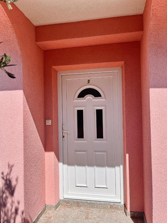 Pink Panther Novalja Exterior photo